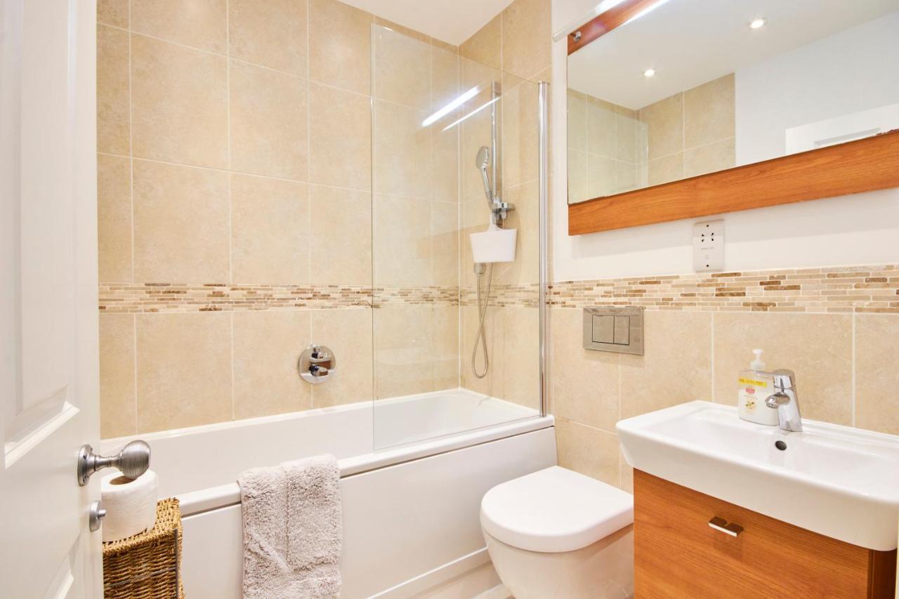 Boutique Bath Apartment Free Parking Esterno foto